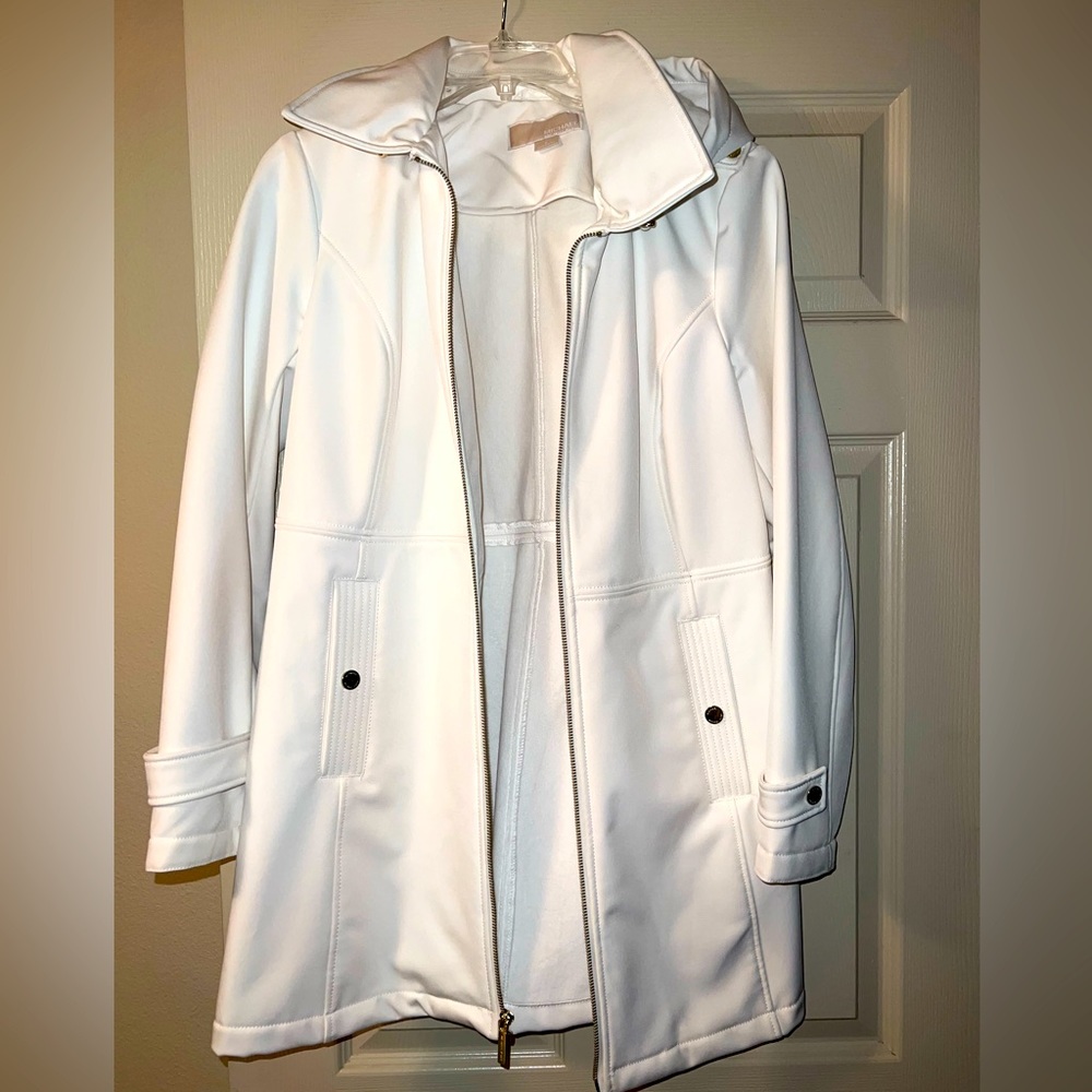 Medium white Michael Kors raincoat